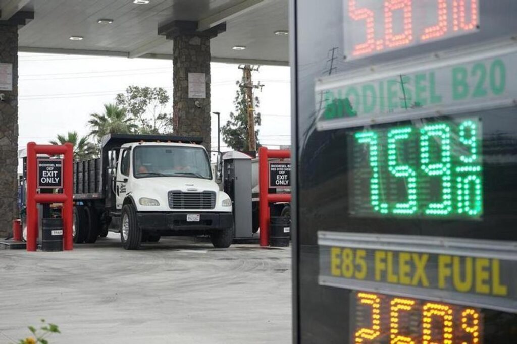 El impacto del alza del diésel en los camioneros de Estados Unidos